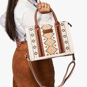 Wrangler White and Brown Crossbody Bag